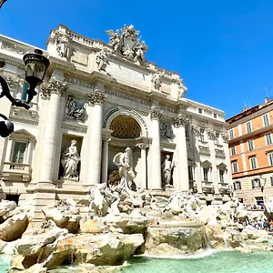 https://trevi-romantic-alcova.it-romehotels.com